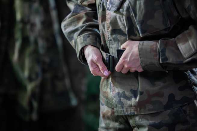 Przejście ze służby wojskowej do policji bez przerwy w zatrudnieniu