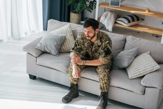 Urlop ojcowski, rodzicielski i L4 w służbie wojskowej, wypowiedzenie stosunku służby, ekwiwalent urlopowy