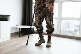 Prawo do zasiłku chorobowego po odejściu ze służby, analiza i zasady